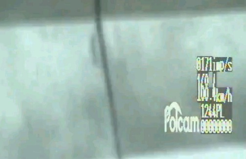 Nehoda policejního VW Passat R36 na videu: tak se pomáhá na D8