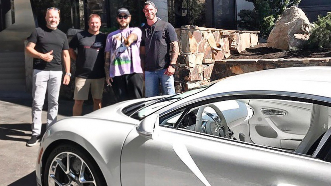 Nejbělejší Bugatti Chiron na světě si za 70 milionů Kč příhodně koupil bílý rapper