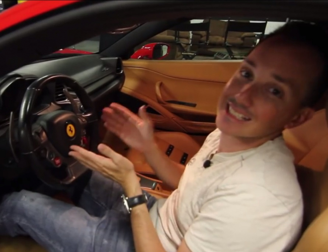 Proč je volant Ferrari 458 nejvíce nesmyslná věc ve světě aut? (video)