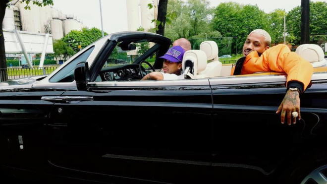 Jaké značky aut se nejčastěji objevují v populárních písních? Podívejte se