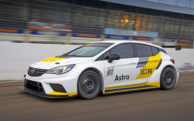 Podívejte se na Opel Astra TCR při finálních testech, chce vládnout díky přední ose