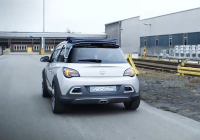 Opel Adam Rocks se odhalil na prvním videu. Jeho skládací střecha má jít do výroby