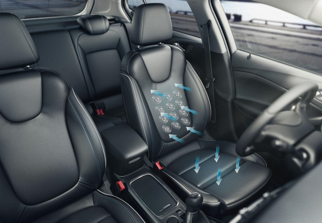 Nový Opel Astra se pyšní sedadly aut vyšších tříd, mají ventilaci i masážní strojek (video)