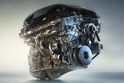 Šéf BMW M potvrdil, že ostré bavoráky o motory R6 a V8 nepřijdou, nepůjde to ale ani bez triků, ani bez obětí