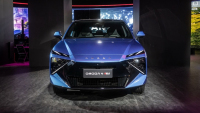 Číňané začínají v Evropě prodávat své &bdquo;Lamborghini z Lidlu&rdquo;. Při jeho ceně to bude hit, i Dacia je dražší