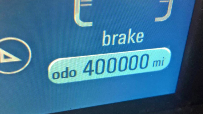 Jak vypadá elektrické auto s 644 tisíci km? Podívejte se, i teď má původní brzdy
