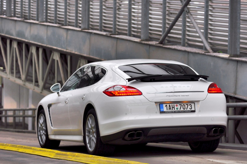 Porsche Panamera Turbo: první sněhový test - 10 - Panamera_Turbo04