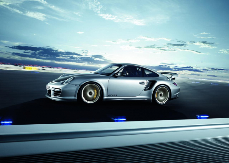 Porsche 911 GT2 RS: nový král Nordschleife - 4 - Porsche GT2 RS 2010 predstaveni 05