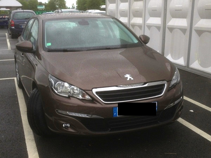 Peugeot_308_2014_ulice_dalsi_nove_14_800_600.jpg