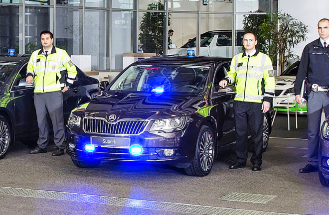 Policie chce 88 nových neoznačených aut s radary, o bezpečnost opět nejde
