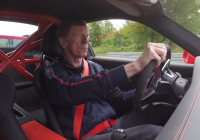 Walter Röhrl usedl za volant nového Porsche 911 GT3 RS. A trochu se nudil (videa)