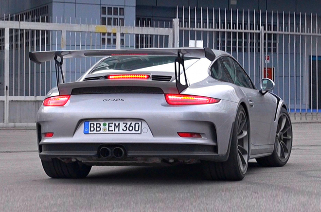 Nové Porsche 911 GT3 RS v akci u okruhu v Monze potěší hlavně vaše uši (video)