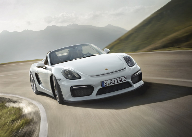 Porsche Boxster Spyder 2015 je venku, čistá síla nabízí 375 koní a manuál