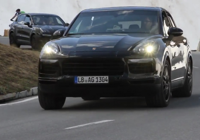Porsche Cayenne 2017: nová generace natočena v akci, zhubne 200 kilo (video)