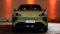Porsche ukázalo novou verzi svého největšího nesmyslu a myslí si, že ho tak prodá snáz. Nevěříme tomu ani v nejmenším