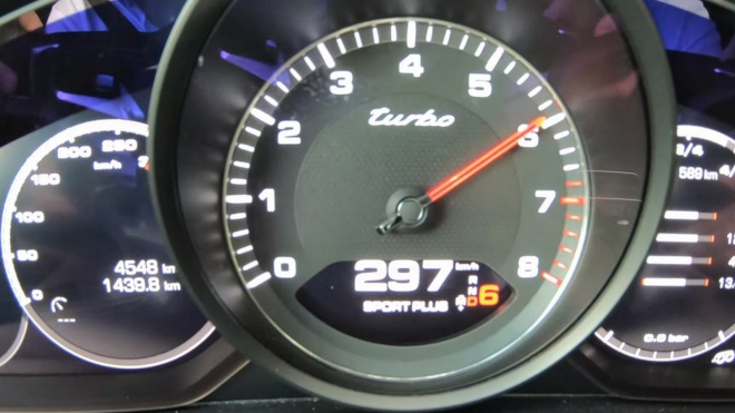 Jedno z nejrychlejších SUV světa se v běžném provozu rozjelo až k 300 km/h