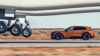 Porsche selhává i marketing. Po zhlédnutí jeho pokusu dostat nový Cayenne do lepšího světla se se budete ptát jen: &bdquo;Cože?&rdquo;