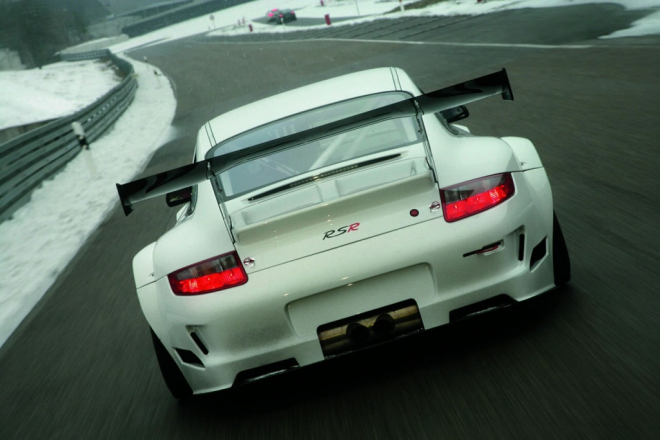 Novinky u Porsche: Cayman Clubsport, 911 GT3 RSR ad.