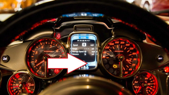 Dědic Fiatu prodává svůj unikátní sporťák na míru. Ujel s ním přesně 8,2 kilometru