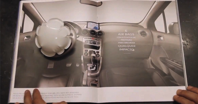 Peugeot vytvořil tištěnou reklamu s fakticky vystřelujícím airbagem (video)