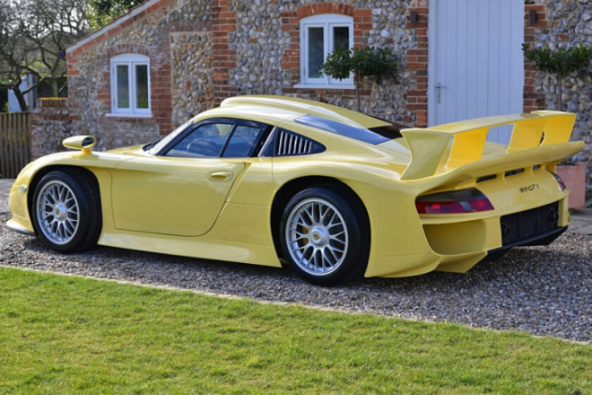 Porsche 911 GT1 Strassenversion: klenot může být váš, za pár desítek milionů