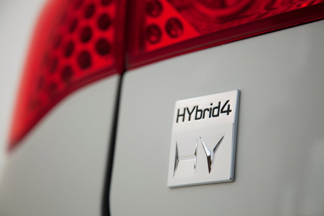 Dieselový HYbrid4 od PSA skončí, firma prodělává na každém prodaném autě
