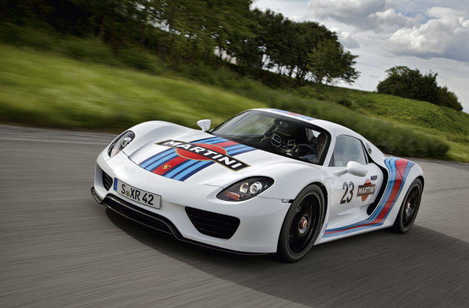 Porsche 918 Spyder 2013 ještě není vyprodané, zájem omezilo čekání i konkurence