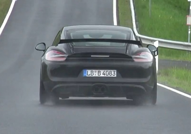Porsche Cayman GT4 nebo nové R natočeno v akci, už trénuje na Ringu (video)