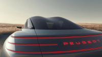 Asi nejpůsobivější moderní Peugeot je zpátky. Nepřišel ani o svou výjimečnou střechu, o duši a smysl bohužel ano