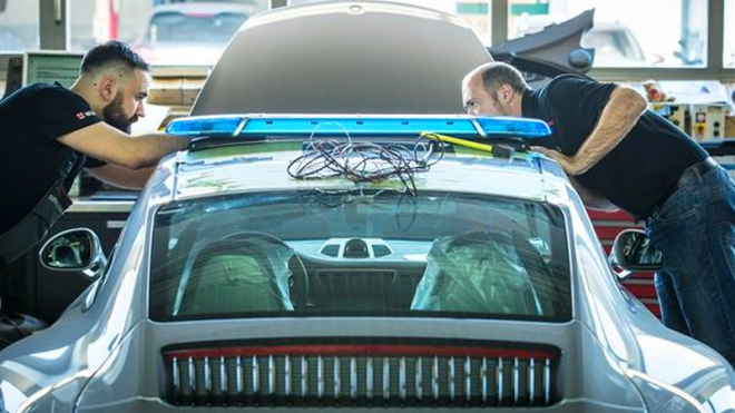 Rakouské policii v létě raději neujíždějte, teď má nové Porsche 911