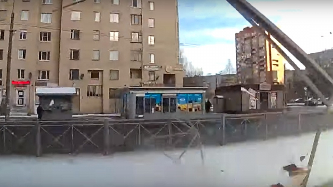 Takhle dopadla první jízda ruské řidičky po získání „papírů” (video)