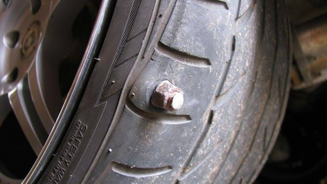 Revoluční pneumatiky, které v podstatě nejde „píchnout”, míří do výroby