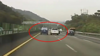 Panická reakce při řízení může způsobit až takto vážnou nehodu (video)