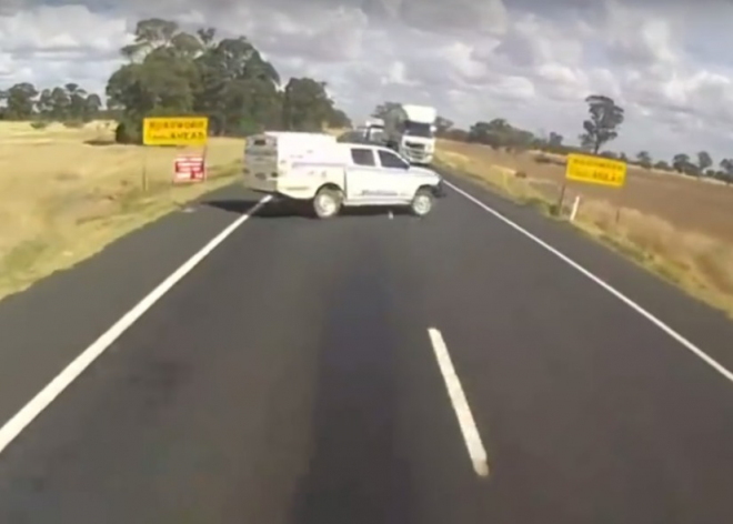 Policisté jsou všude stejní. Takto hloupě se otáčí za „piráty” v Austrálii (video)