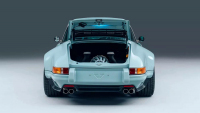 Britové předělali klasické Porsche 911 na moderní stroj po vzoru Singeru. Čeká je také žaloba?
