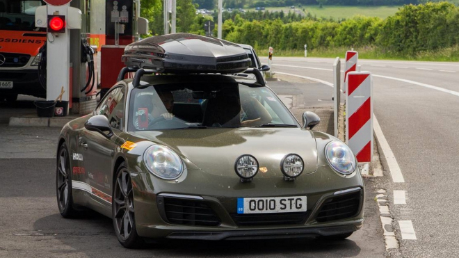 Neobvykle upravené Porsche známého youtubera nafotili u Nordschleife