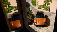 Porsche Taycan nekupuje už skoro nikdo, tento muž si ale pořídil hned čtyři. A není to Bohumil Stejskal
