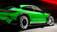 Porsche muselo ověsit 1100koňový elektromobil za 6,2 milionu doplňky za další milion, aby prohrálo s 530koňovým spalovacím autem