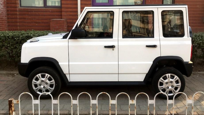 Číňané zkopírovali legendární Mercedes. Trochu se jim srazil, stojí ale pakatel