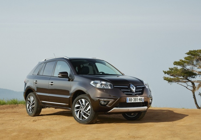 Renault Koleos 2014: drobný facelift přinesl nové logo, barvy a výbavu