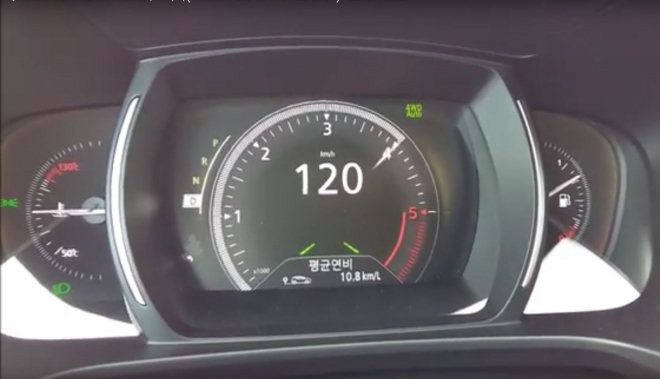 Nový Renault Koleos 2,0 dCi předvádí dynamiku, ani se 177 koňmi kostky netrhá (video)