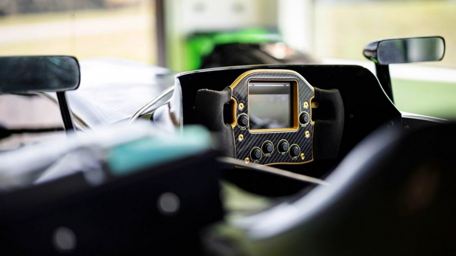 Firma sériově vyrábí soukromou Formuli 1, motor potřebuje generálku co 5 tisíc km