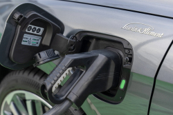 Škoda modernizovala plug-in hybridní Superb iV a zas jednou ukázala marnost aut této koncepce