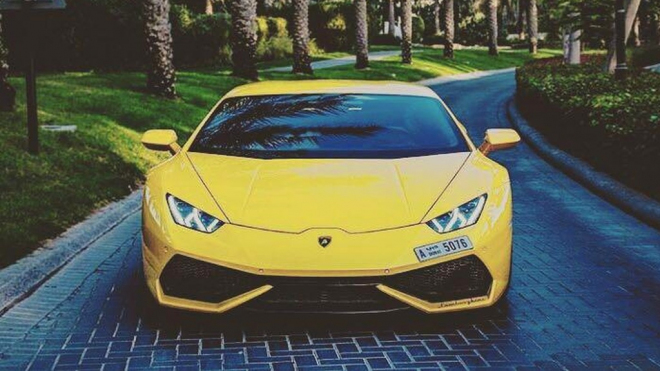 Pozor na dovolených, turista s půjčeným autem nasekal za 3 hodiny pokuty za milion