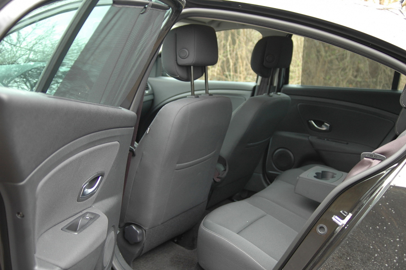 Test Renault Fluence 1,6 16V: elegantní láce - 12 -