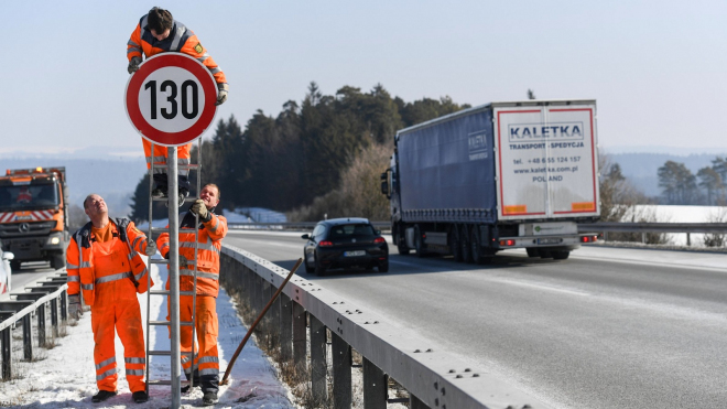 Snahy omezit rychlost na německých dálnicích se obrací proti jejich strůjcům
