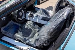 Někdo si před 20 léty koupil nový Ford, ani ho nevybalil a zavřel do garáže. Teď vůz prodal o 41 milionů Kč dráž, než ho koupil