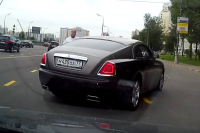 Drahé auto neznačí vysokou inteligenci řidiče, zvlášť v Rusku (video)