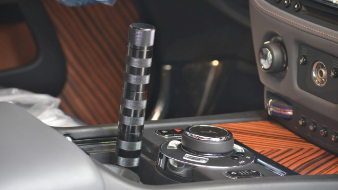 Na prodej je asi nejbláznivější Rolls-Royce světa. Jako jediný má tuto věcičku