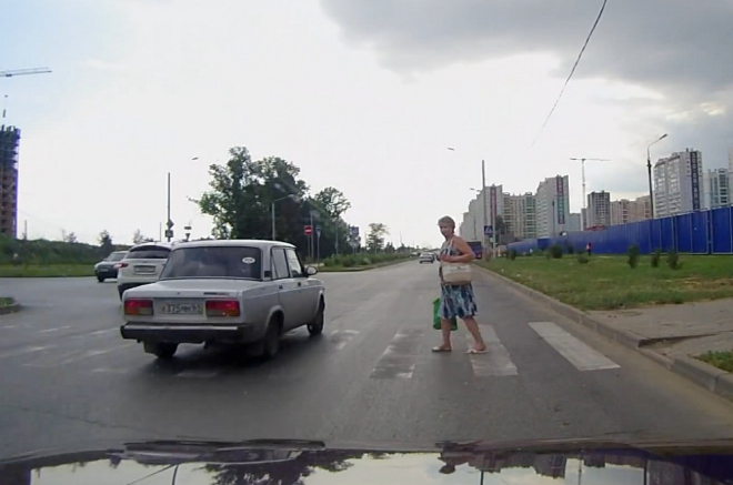 Ruský řidič může být i více než gentleman, tento má blíže k Jánošíkovi (video)